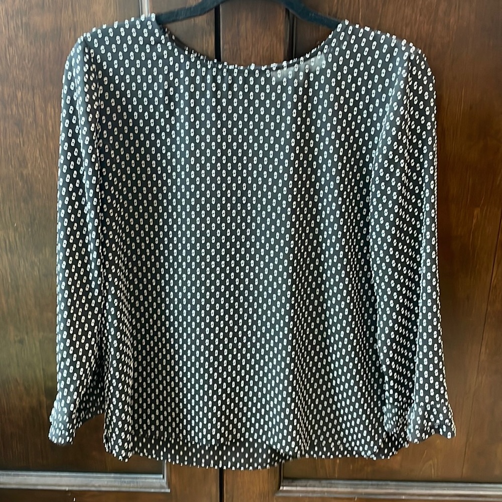 Black and white textured blouse, 3/4 length sleeve